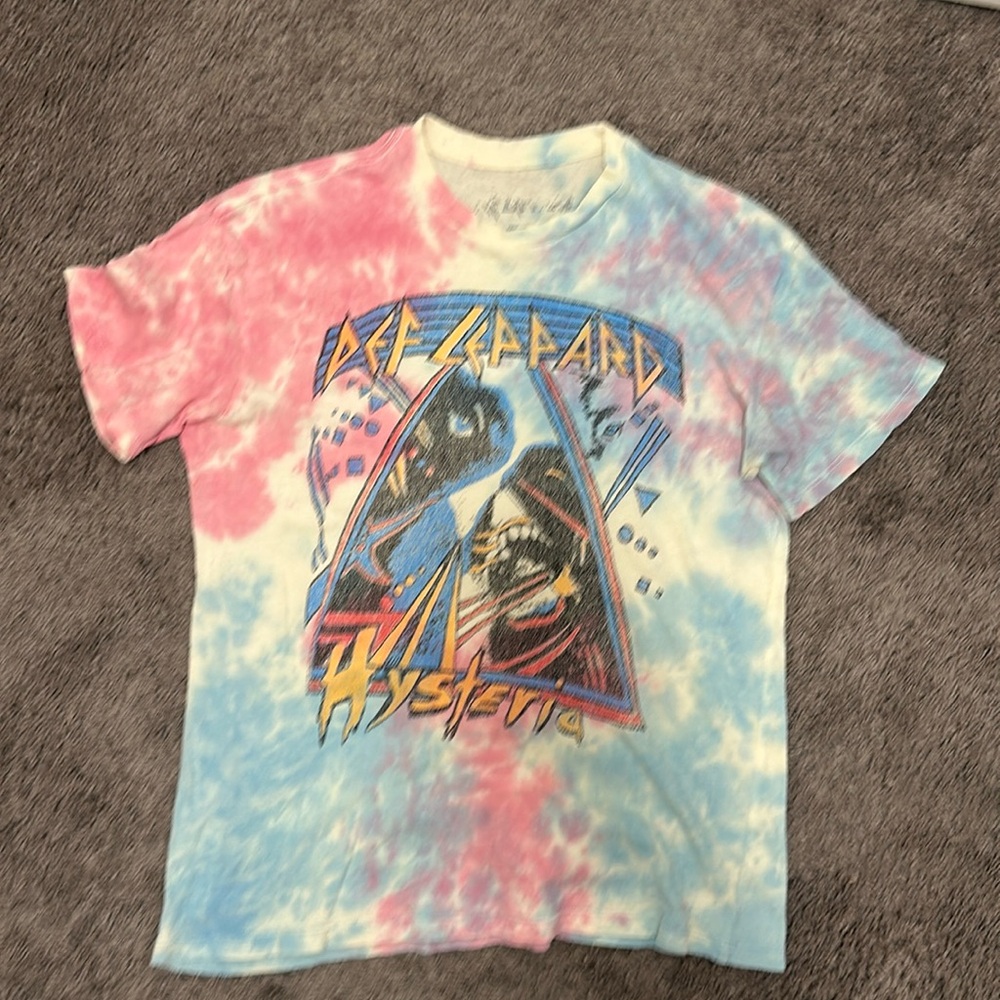 Def Leppard graphic tee, size Medium